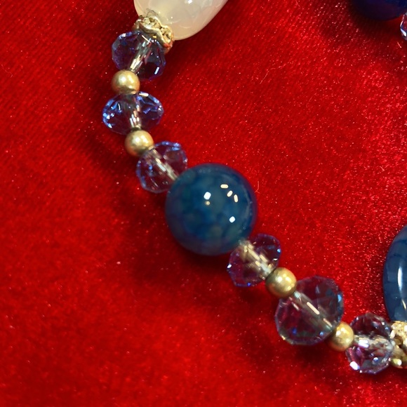 Blue Glass Bead Stretch Bracelet with Silver Beads. - Picture 4 of 10